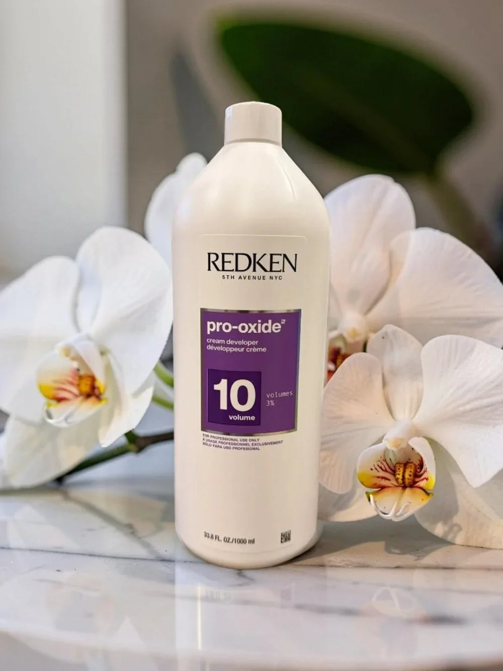 Redken Flash Lift Lightening Powder Up to 8 Levels 1.1 lbs &  Cream Developer 10